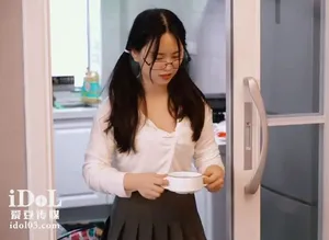 Cô con gái về quê ăn tết bị bố dượng đụ vì càng lớn càng ngon