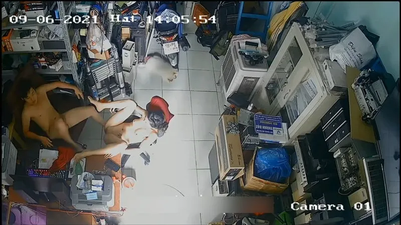 Vợ người chồng làm tình nhau trong của của quý máy tính