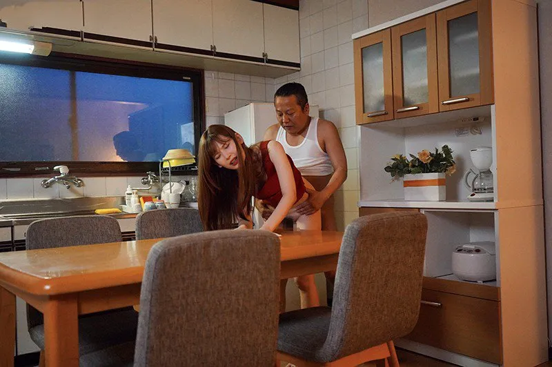 Con gái bị gã chồng mới của mẹ xxx mỗi ngày, cho dù đã có người yêu