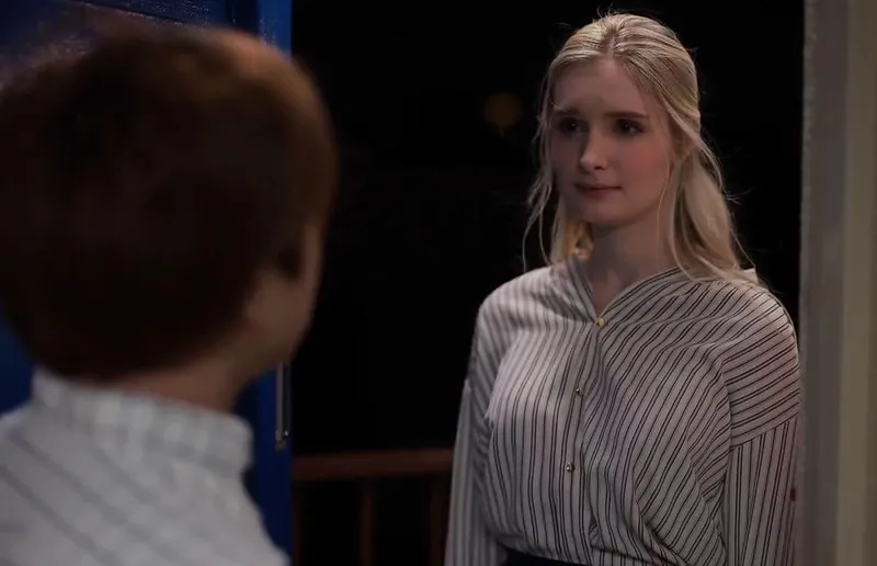 Cô đơn nơi xứ lạ với chồng già, vợ yêu tây được thằng hàng xóm an ủi